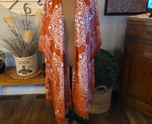 Rust and White Patterned Throw Blanket